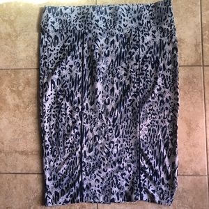 Melissa McCarthy Grey Animal Print Skirt NWT